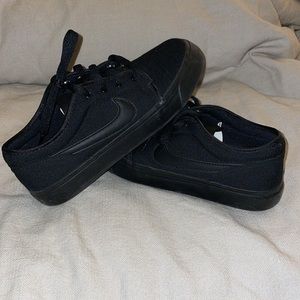 Nike Toki canvas shoe